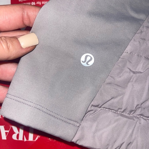 Lululemon Down For It All Vest. Dark Chrome. Size 10 - Picture 9 of 10